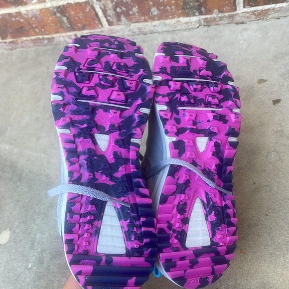 Like New New Balance All Terrain  Shoes! Size 7 - Picture 6 of 8